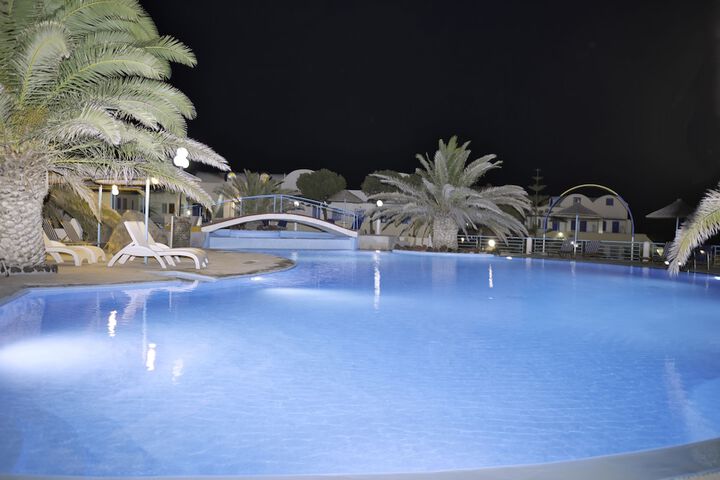 Pool 66 of 107