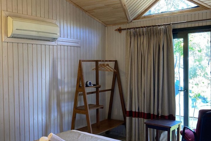 Room 10 of 76