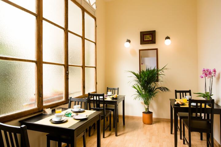 Breakfast area