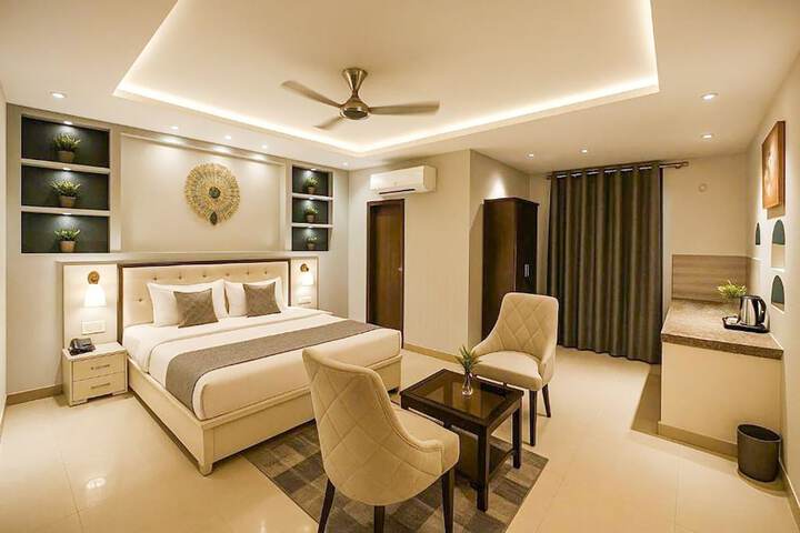 Room 14 of 28