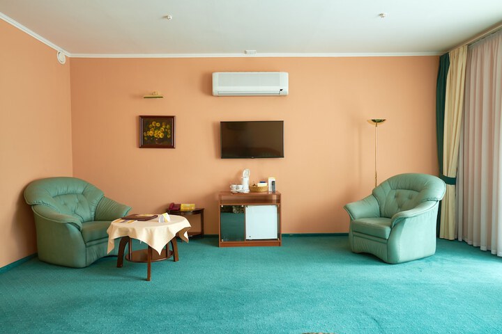Room 10 of 60