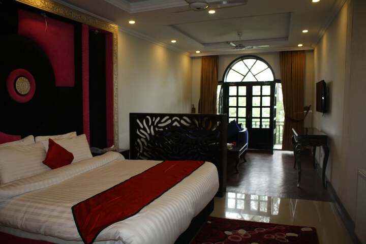 Room 4 of 69