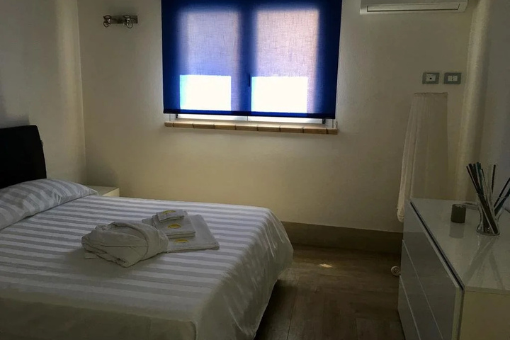 Room 2 of 11