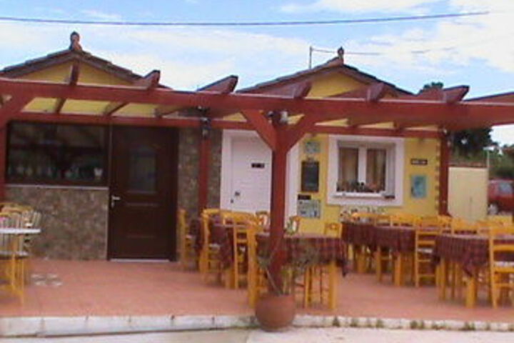 Dining 47 of 49