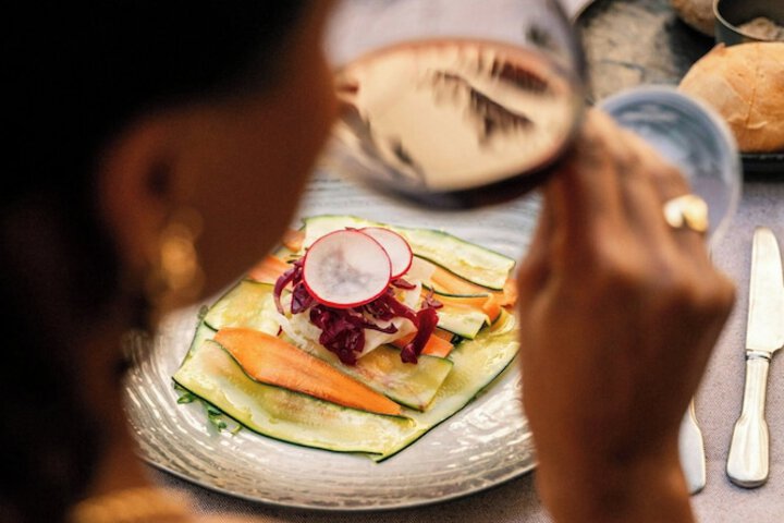 Dining 74 of 98