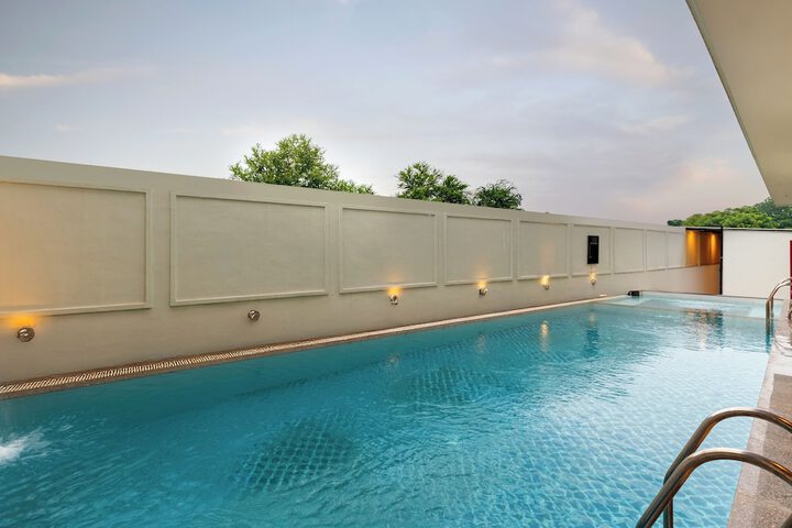 Pool 19 of 28