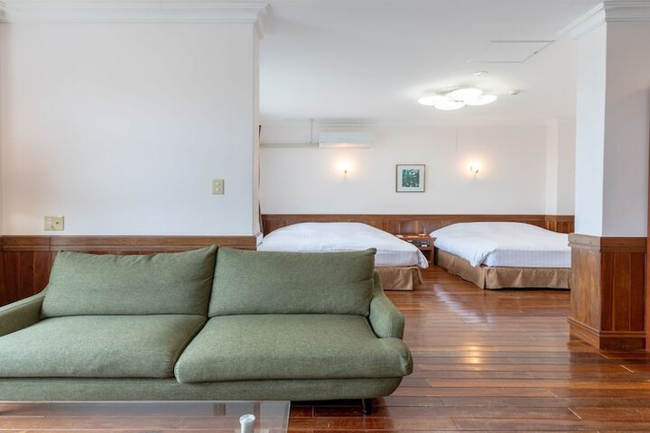 Room 16 of 41