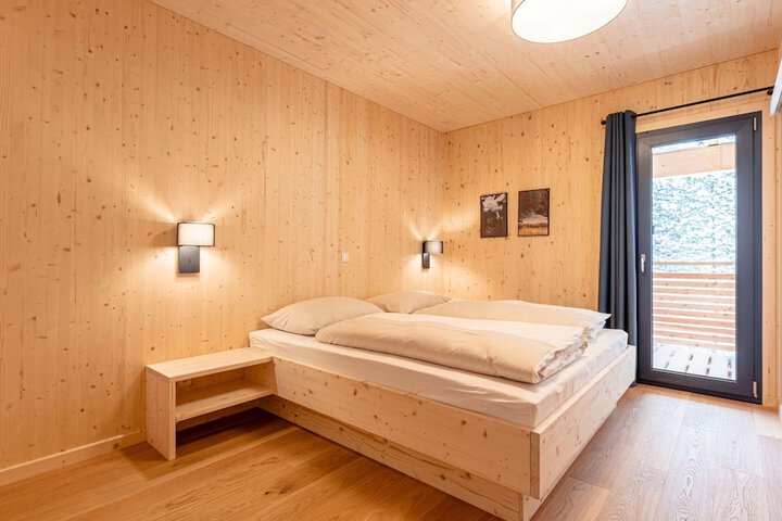 Room 4 of 34