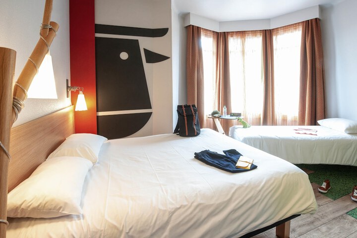 Room 13 of 52