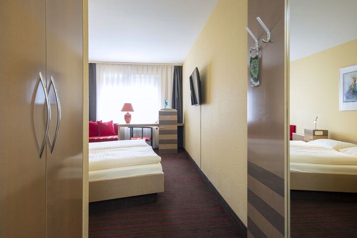 Room 39 of 99
