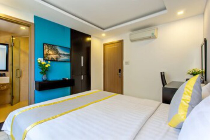 Room 52 of 94