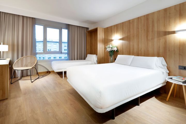 Room 4 of 38