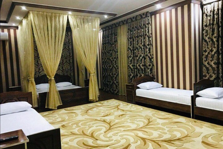 Room 8 of 32