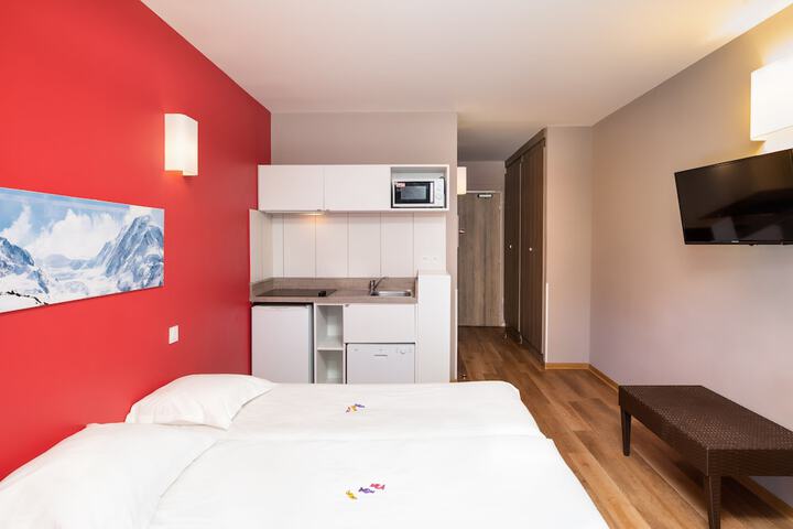 Room 35 of 127