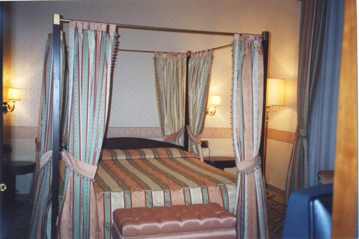 Room 29 of 77