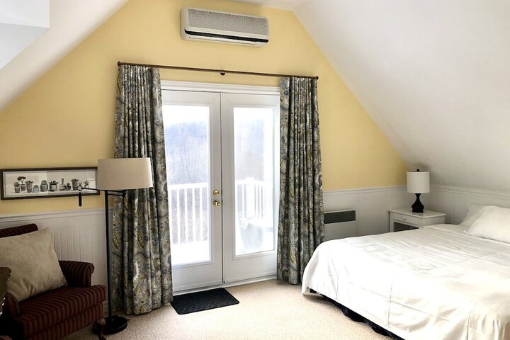 Room 4 of 50