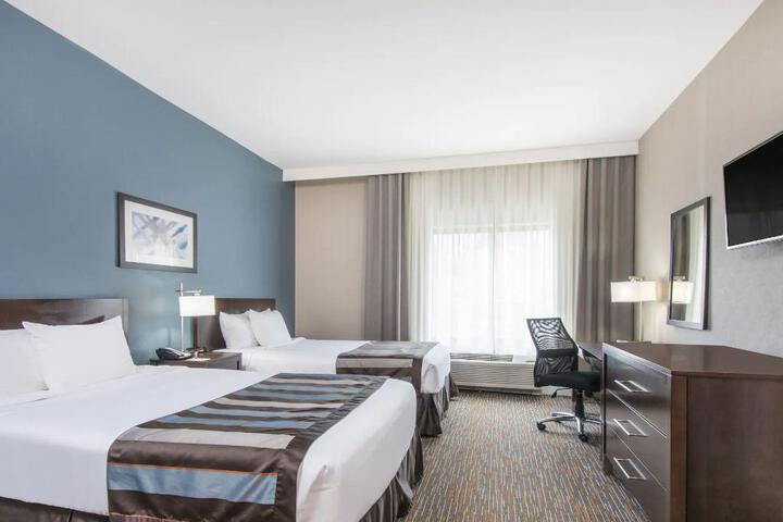 2 Queen Beds Deluxe Room (11 of 15)