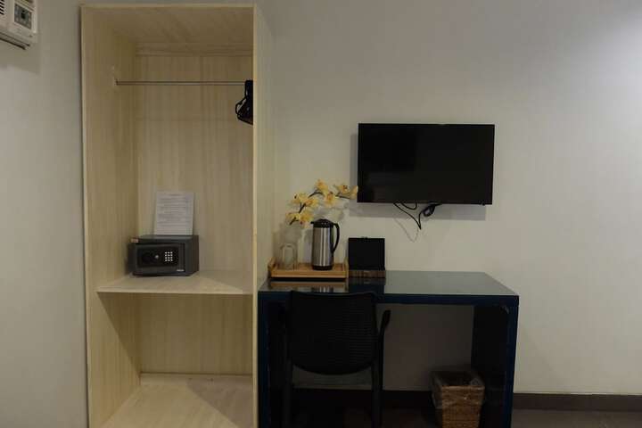 Room 28 of 42