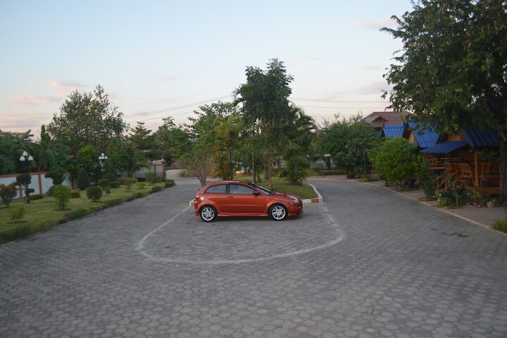 Property Grounds 33 of 82