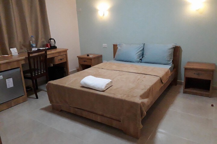 Room 12 of 42