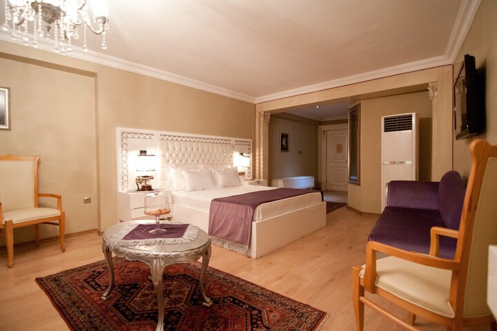 Room 35 of 49