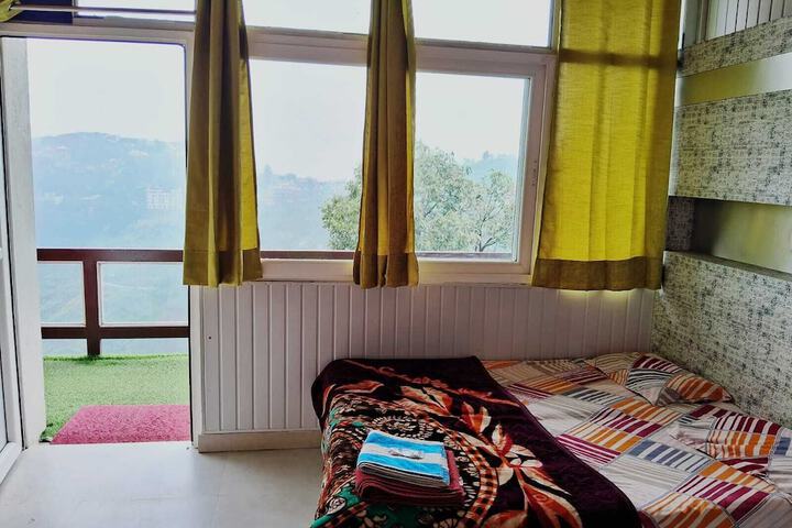 Room 6 of 143