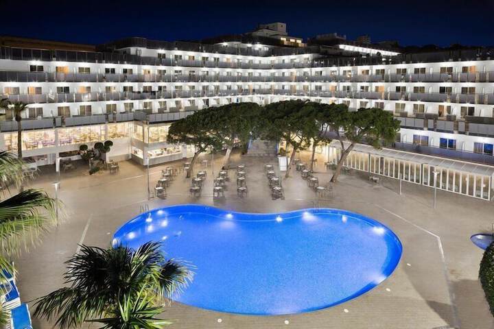 Pools & Facilities