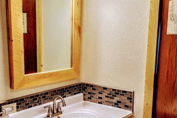 Bathroom sink