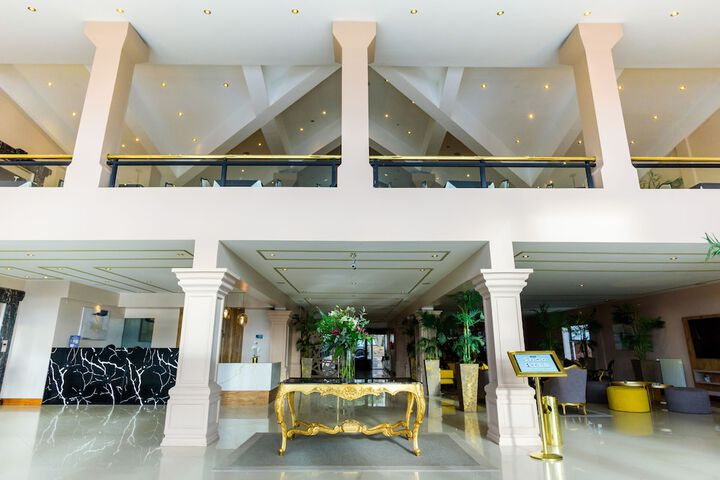 Guest Lobby
