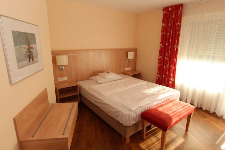 Room 10 of 48