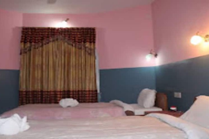 Room 3 of 10