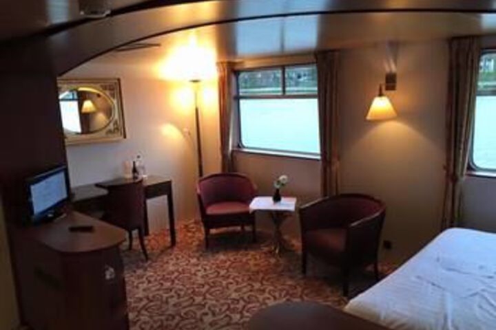 Room 17 of 52