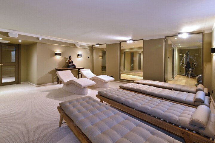 Hotel with Gym