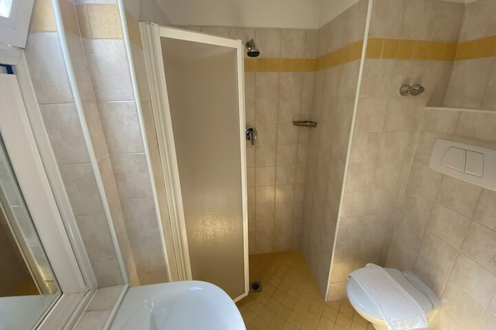 Room 50 of 108
