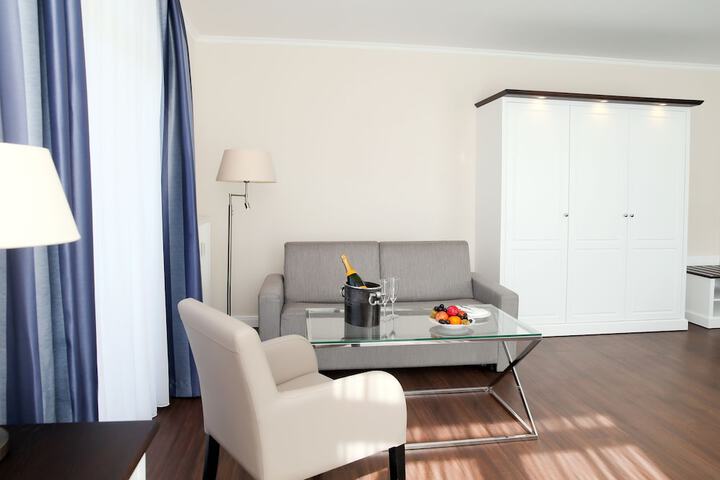 Room 19 of 77