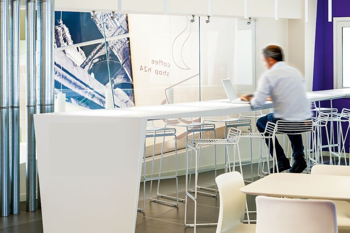 Business Center 75 of 79
