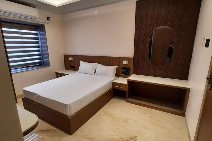 Room 6 of 39
