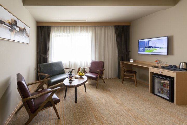 Room 22 of 102