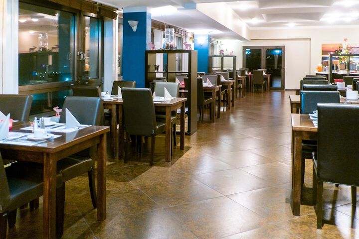 Dining Photos