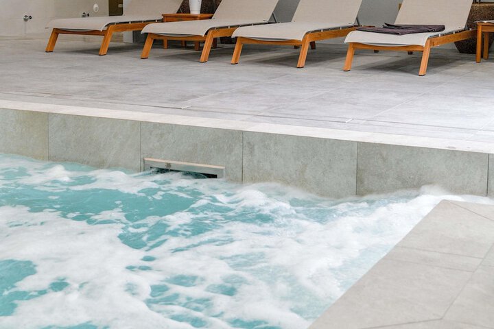 Pool 41 of 132