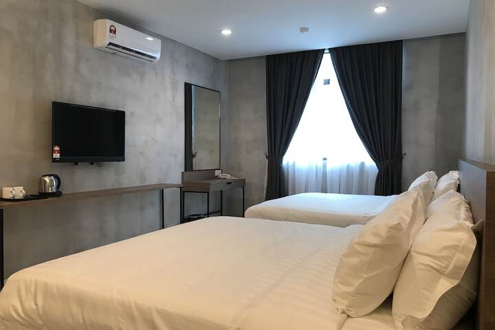 Room 33 of 58