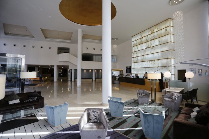 Guest Lobby