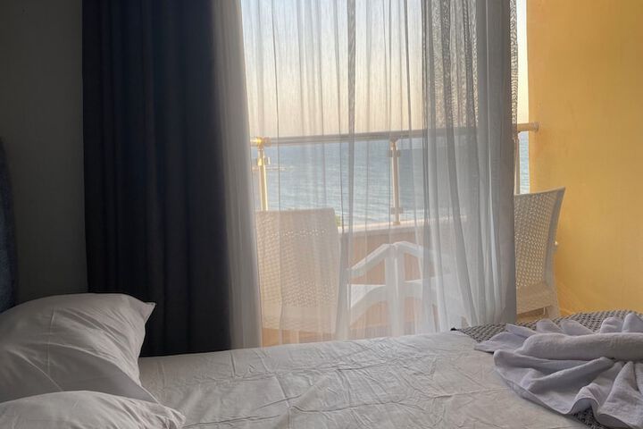 Room 8 of 14
