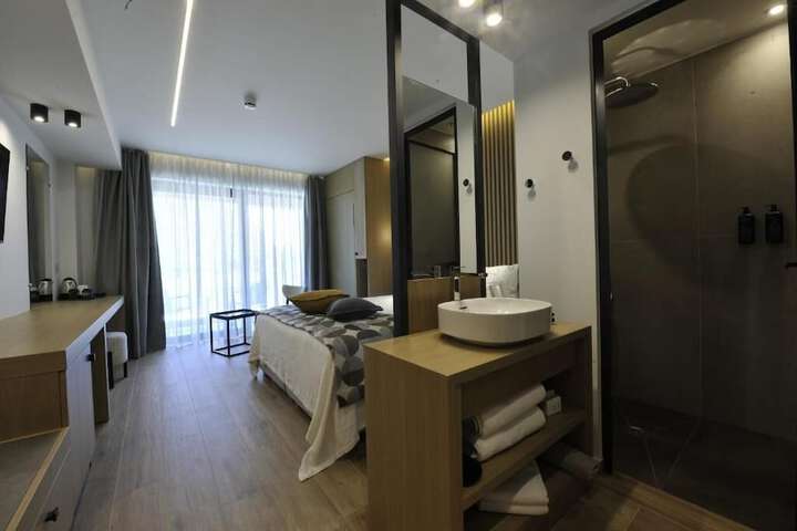 Room 19 of 50