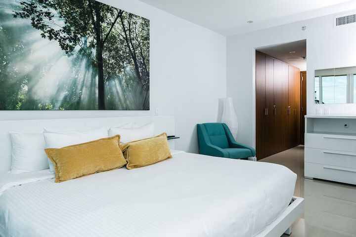 Room 10 of 400