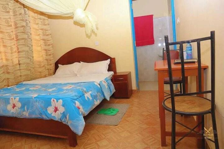 Room 3 of 40