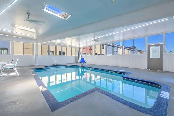 Pools & Facilities
