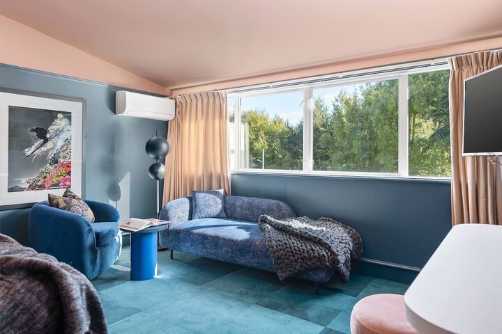 Room 5 of 32