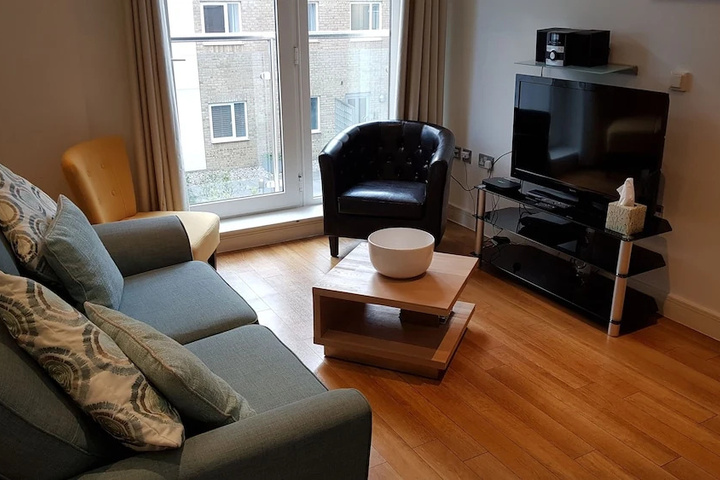 Room 5 of 11