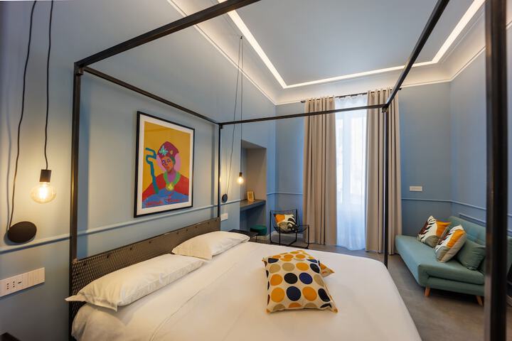 Room 8 of 22